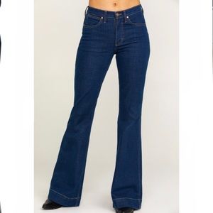 Wrangler Modern Western Yoke Flare 